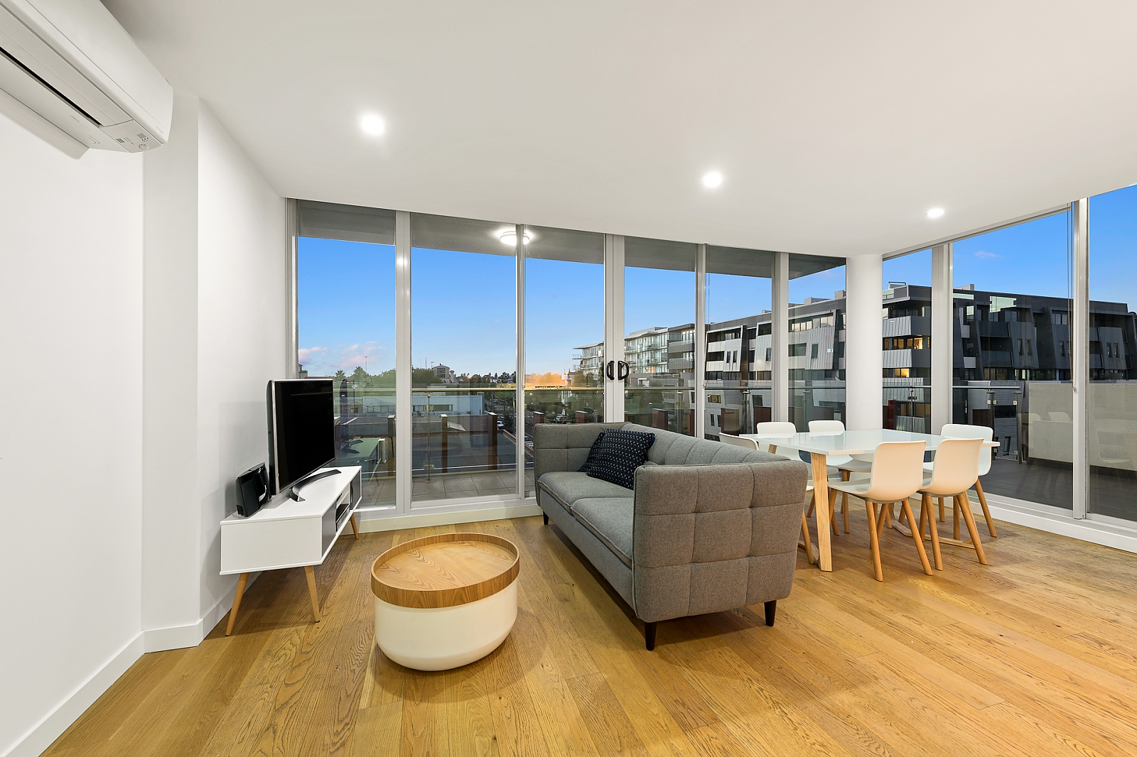 Apartment 301 at Luur Apartments Serviced Apartments Port Melbourne ...