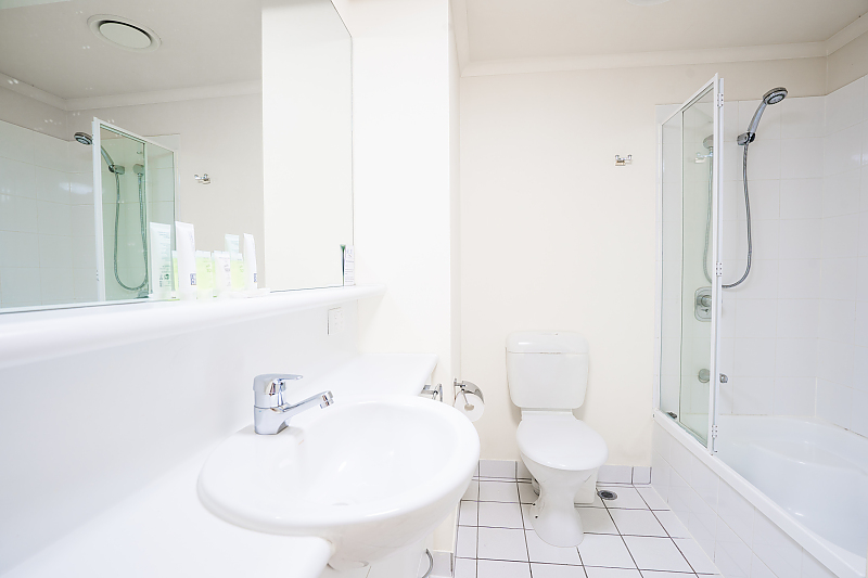 Actual Photos of a Three Bedroom Apartment - 3QTT ARROW ON SPENCER HARBOURLIGHT APARTMENT HOTEL 388-HARBOURLIGHT-AUST-PTY-LTD-accomodation-4