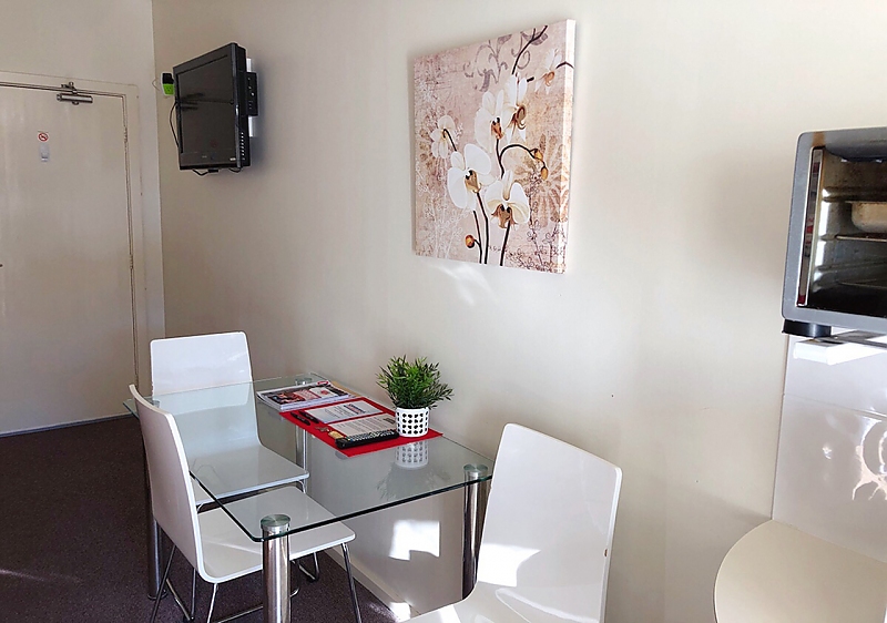 Actual Photos of a Larger Studio Unit Canberra Short Term and Holiday Accommodation 129-Manbrig-Pty-Ltd.-accomodation-Canberra