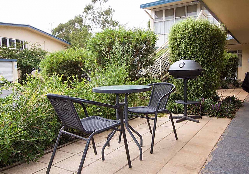 Actual Photos of a Large 1 Bedroom Unit Canberra Short Term and Holiday Accommodation 129-Manbrig-Pty-Ltd.-accomodation-Canberra