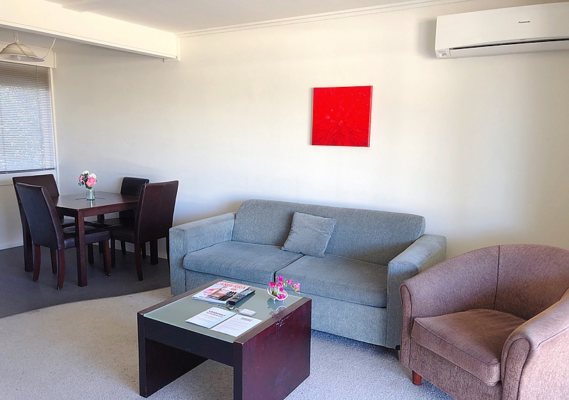 Actual Photos of a Large 1 Bedroom Unit Canberra Short Term and Holiday Accommodation 129-Manbrig-Pty-Ltd.-accomodation-Canberra