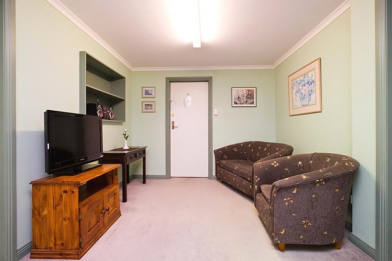 Actual Photos of a Large 2 Bedroom Unit Canberra Short Term and Holiday Accommodation 129-Manbrig-Pty-Ltd.-accomodation-Canberra