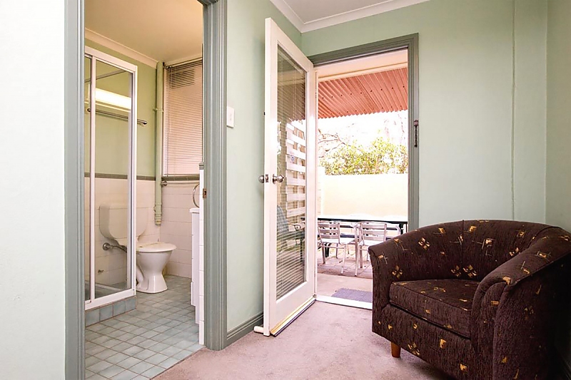 Actual Photos of a Large 2 Bedroom Unit Canberra Short Term and Holiday Accommodation 129-Manbrig-Pty-Ltd.-accomodation-Canberra