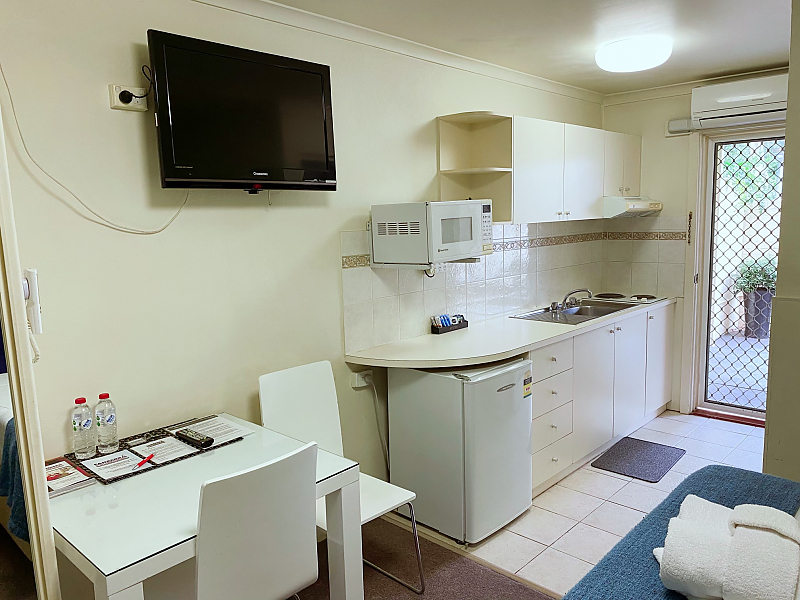 Actual Photos of a Standard Studio Unit Canberra Short Term and Holiday Accommodation 129-Manbrig-Pty-Ltd.-accomodation-Canberra