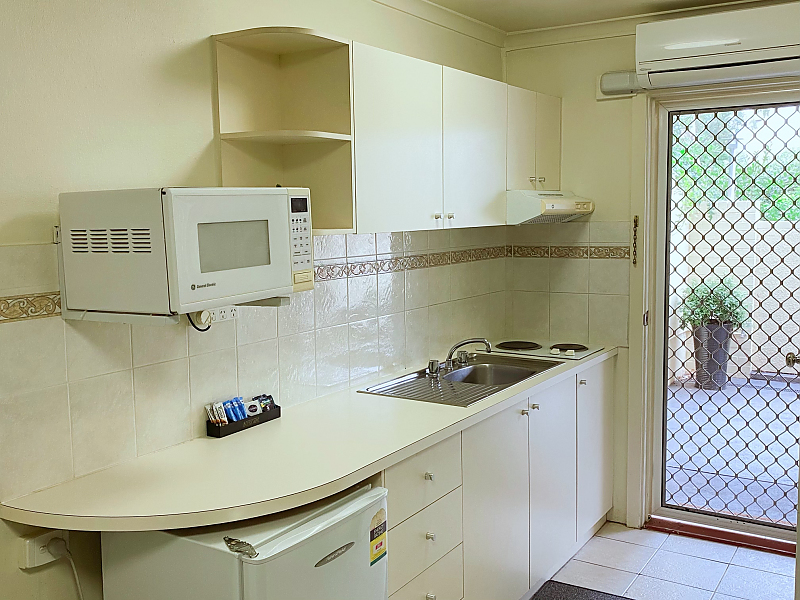 Actual Photos of a Standard Studio Unit Canberra Short Term and Holiday Accommodation 129-Manbrig-Pty-Ltd.-accomodation-Canberra