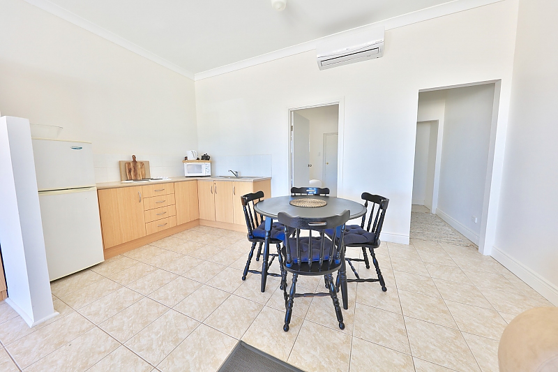 Actual Photos of a 1 Bedroom Family Apartment COAST Motel and Apartments 293-COAST-Motel-and-Apartments-accomodation-Port-Noarlunga-South