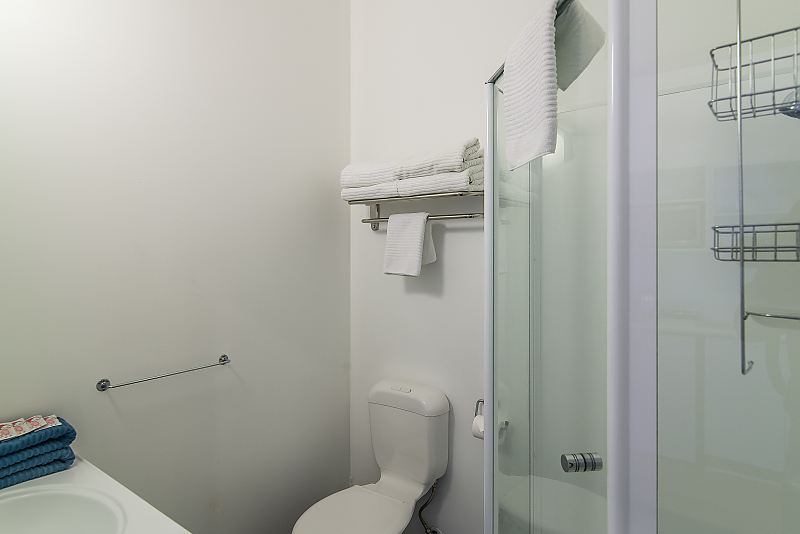 Actual Photos of a Two Bedroom Apartment Gilmer Apartment Hotel 226-Rata-Road-Holdings-LTD-accomodation-15