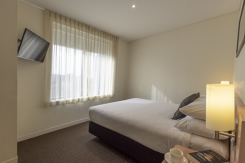 Actual Photos of a 2 Bedroom 1 Bathroom Ibis Melbourne Hotel and Apartments 446-Iris-hotels-melbourne-Operations-PTY-LTD-accomodation-4