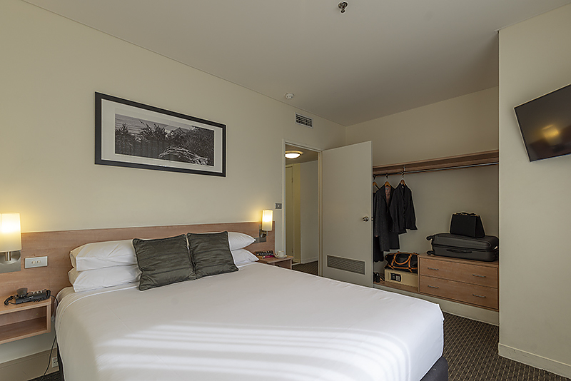 Actual Photos of a 2 Bedroom 1 Bathroom Ibis Melbourne Hotel and Apartments 446-Iris-hotels-melbourne-Operations-PTY-LTD-accomodation-4