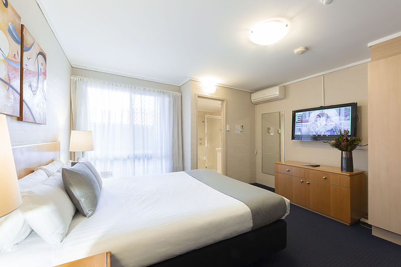 Actual Photos of a 2 Bedroom | 2 Bathroom ibis Styles Canberra 530-NARRABUNDAH-HOTEL-MANAGEMENT-PTY-LIMITED-accomodation-83