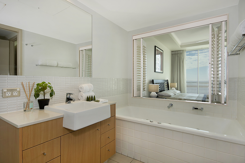 Actual Photos of a 1 Bedroom 1 Bathroom | Balcony M1 Resort Maroochydore 470-MARKAT-HOLDINGS-PTY-LTD-atf-MKB-Trust--accomodation-107