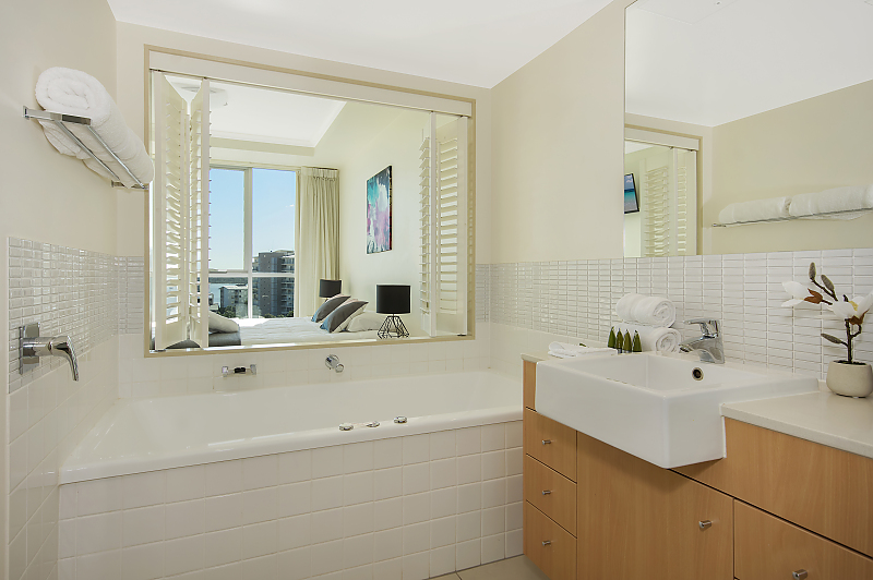 Actual Photos of a 2 Bedroom 2 Bathroom | Balcony M1 Resort Maroochydore 470-MARKAT-HOLDINGS-PTY-LTD-atf-MKB-Trust--accomodation-107