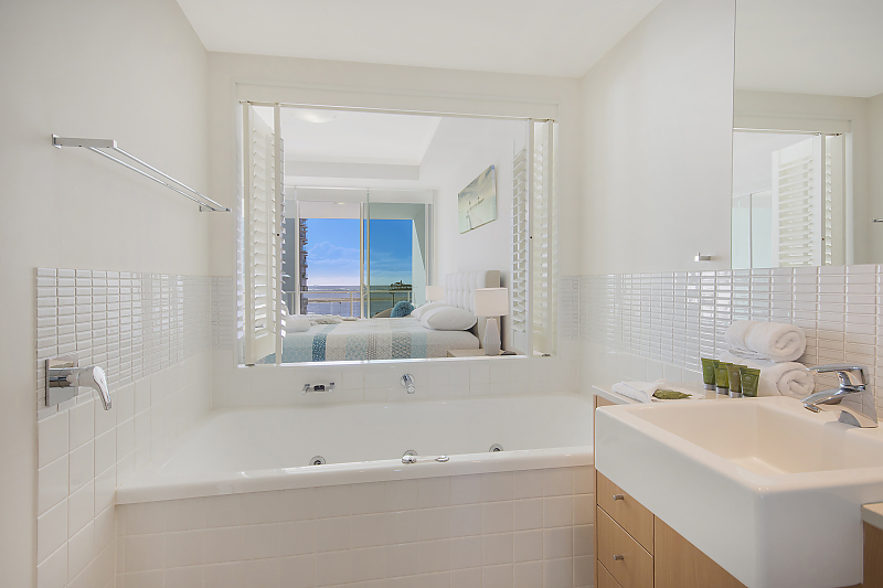 Actual Photos of a 3 Bedroom 2 Bathroom | Balcony M1 Resort Maroochydore 470-MARKAT-HOLDINGS-PTY-LTD-atf-MKB-Trust--accomodation-107