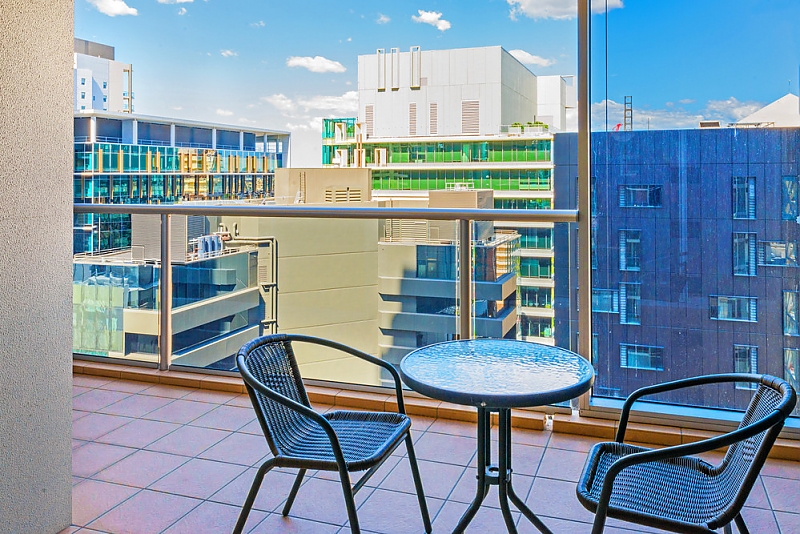 Actual Photos of a One Bedroom Apartment Balcony Mantra on Mary 340-Mantra-Hotels-&-Resorts-Australia-Pty-Ltd-accomodation-246