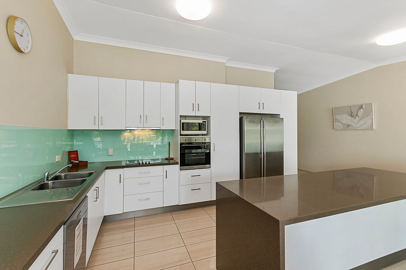 Actual Photos of a 2 Bedroom Apt I Stair Access Mariners North Holiday Apartments 368-Mariners-North-Holiday-Apartments-accomodation-278