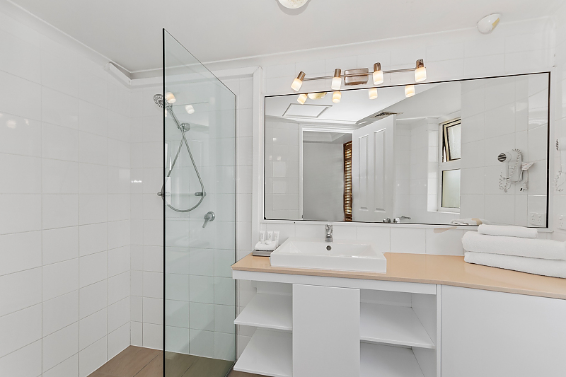 Actual Photos of a Three Bedroom Standard  Mariners North Holiday Apartments 368-Mariners-North-Holiday-Apartments-accomodation-278