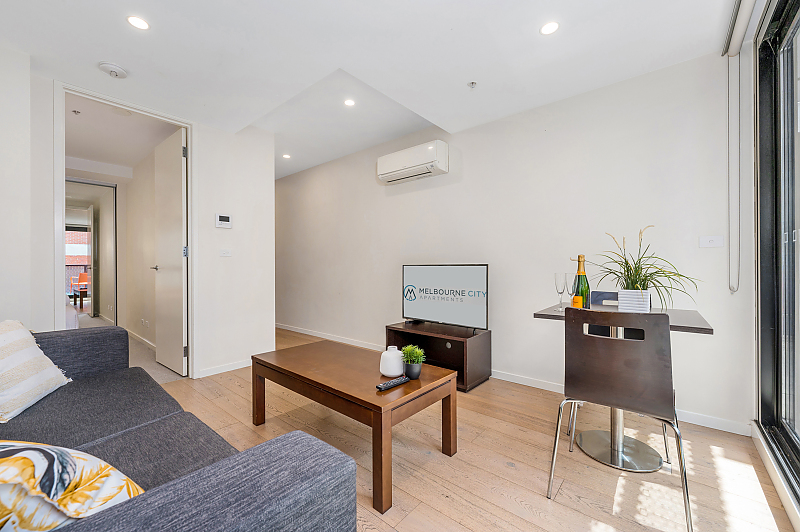Actual Photos of a 1 Bedroom 1 Bathroom | Balcony Melbourne City Apartments 543-MELBOURNE-CITY-APARTMENTS-MANAGEMENT-PTY-LTD-accomodation-10