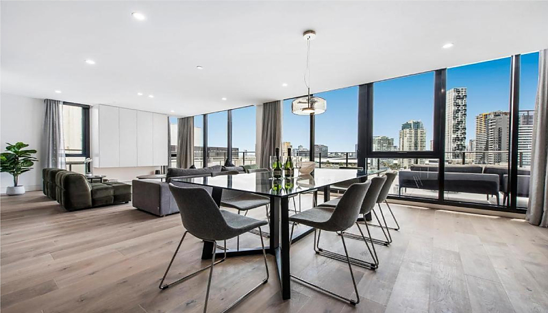 Melbourne City Apartments -   Apartment