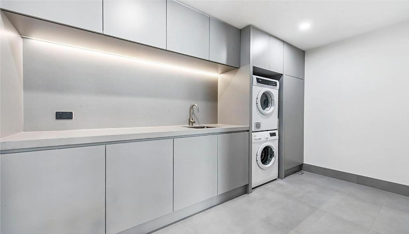 Actual Photos of a 3Bed 3Bath Penthouse | Balcony Melbourne City Apartments 543-MELBOURNE-CITY-APARTMENTS-MANAGEMENT-PTY-LTD-accomodation-10