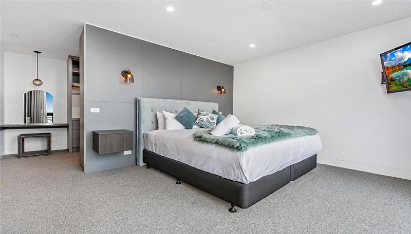 Melbourne City Apartments -   Apartment