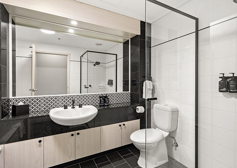 Actual Photos of a 1 Bed | 1 Bath Melbourne City Suites 514-PHG-Little-Bourke-Pty-Ltd-accomodation-4