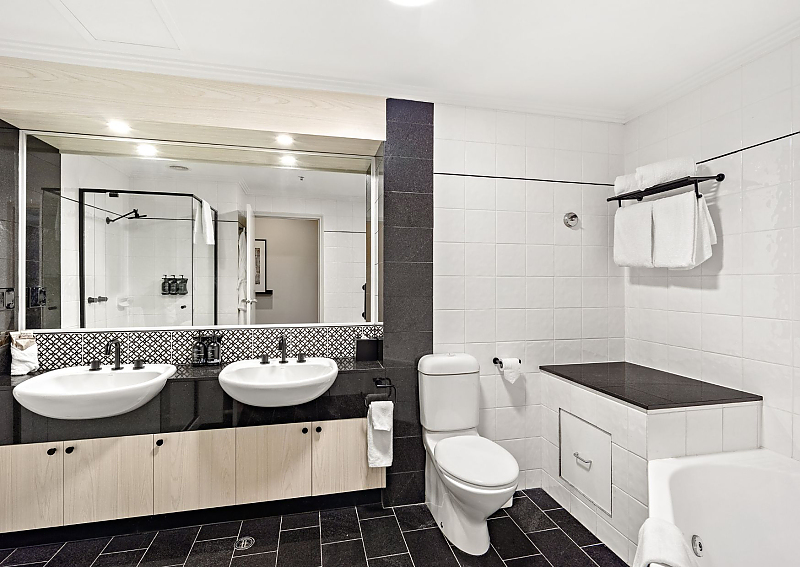 Actual Photos of a 1 Bed | 1 Bath | Signature Melbourne City Suites 514-PHG-Little-Bourke-Pty-Ltd-accomodation-4