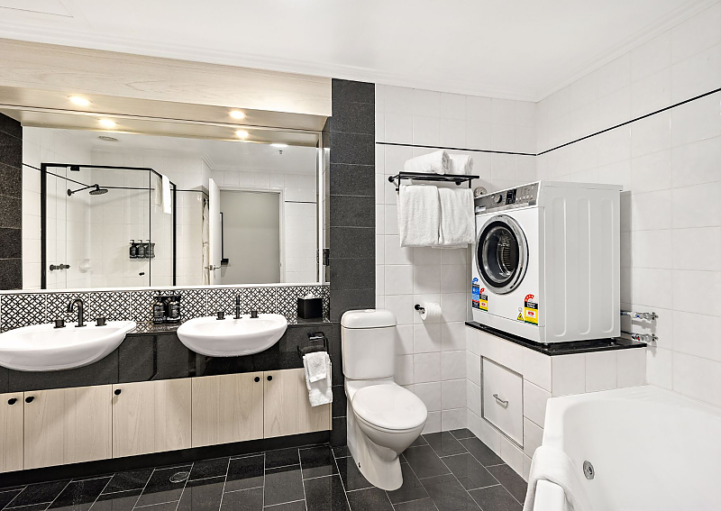 Actual Photos of a 2 Bed | 2 Bath | 2 Kitchen Melbourne City Suites 514-PHG-Little-Bourke-Pty-Ltd-accomodation-4