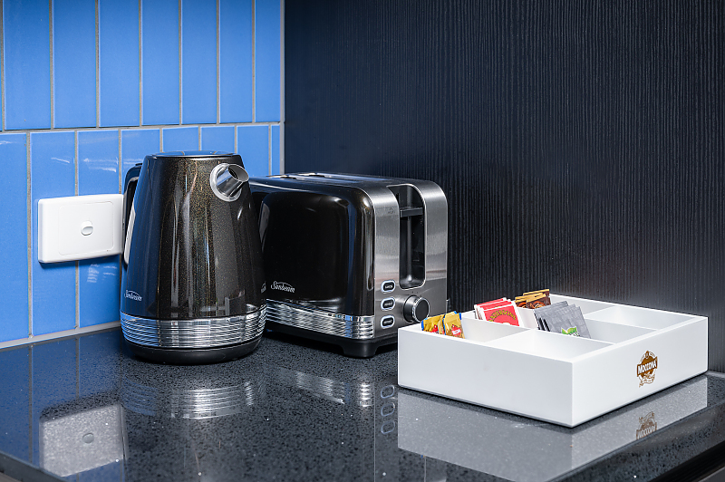 Actual Photos of a 1 Bathroom | Balcony Oros Plus Hotel 435-Oros-Plus-Hotel-Pty-Ltd-accomodation-Oakleigh