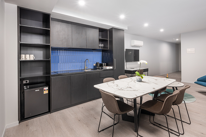 Actual Photos of a 2 Bathrooms | Balcony Oros Plus Hotel 435-Oros-Plus-Hotel-Pty-Ltd-accomodation-Oakleigh