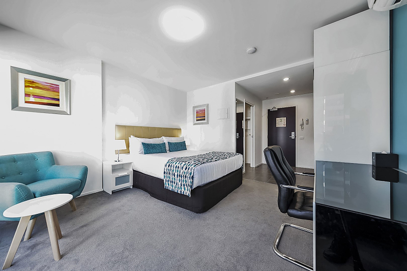 Actual Photos of a Queen Studio Pegasus ApartHotel 477-Ideal-Suites-Pty-Ltd-accomodation-4