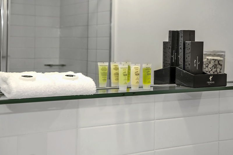 Actual Photos of a Queen Studio Pegasus ApartHotel 477-Ideal-Suites-Pty-Ltd-accomodation-4