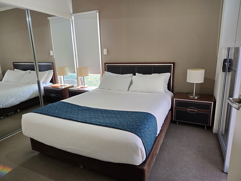 Actual Photos of a 1 Bedroom 1 Bathroom|Courtyard Quarterdecks Retreat 521-Bayside-Coastal-Management-Pty-Ltd-accomodation-301