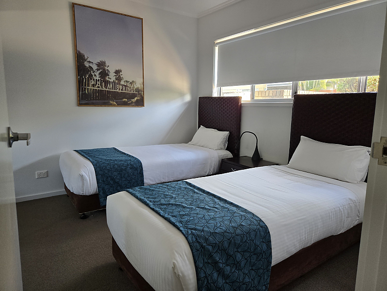 Actual Photos of a 2 Bedroom 1 Bathroom|Courtyard Quarterdecks Retreat 521-Bayside-Coastal-Management-Pty-Ltd-accomodation-301