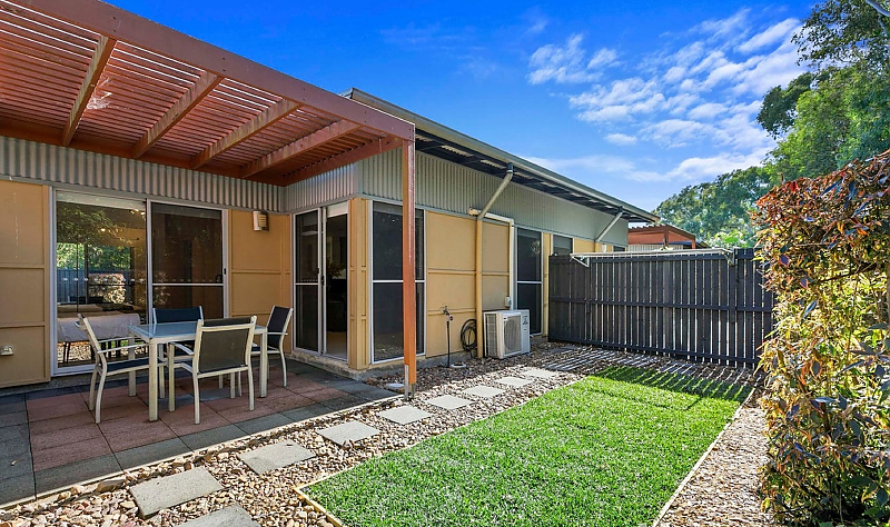 Actual Photos of a 2 Bedroom 1 Bathroom|Courtyard Quarterdecks Retreat 521-Bayside-Coastal-Management-Pty-Ltd-accomodation-301