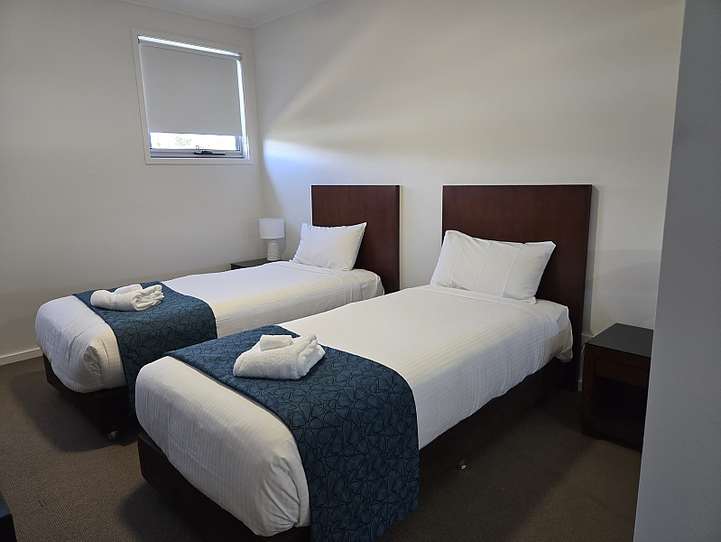 Actual Photos of a 2 Bedroom 1 Bathroom|Villa Quarterdecks Retreat 521-Bayside-Coastal-Management-Pty-Ltd-accomodation-301