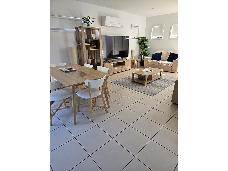 Actual Photos of a 2 Bedroom 1 Bathroom|Villa Quarterdecks Retreat 521-Bayside-Coastal-Management-Pty-Ltd-accomodation-301