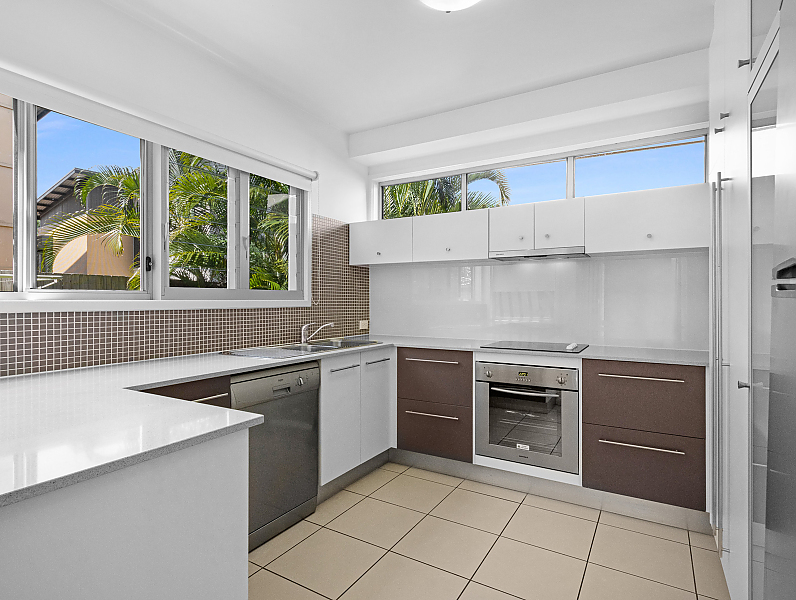 Actual Photos of a 2 Bedroom 1 Bathroom|Villa Quarterdecks Retreat 521-Bayside-Coastal-Management-Pty-Ltd-accomodation-301