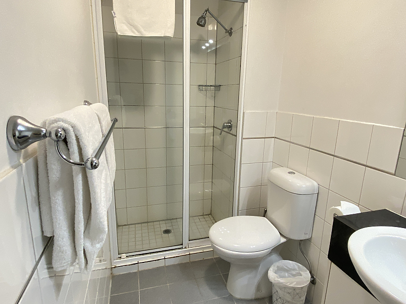 Actual Photos of a One Bedroom Standard Riverside Apartments 345-Penthagon-Grange-accomodation-4