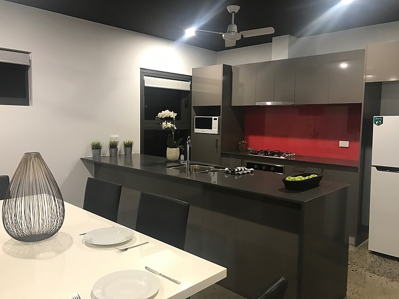 Actual Photos of a 1 Bedroom Apartment RNR Serviced Apartments Darwin 285-Rochow-Developments-PTY-LTD-accomodation-Darwin-CBD