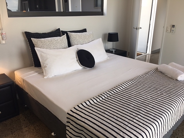 Actual Photos of a 2 Bedroom Apartment RNR Serviced Apartments Darwin 285-Rochow-Developments-PTY-LTD-accomodation-Darwin-CBD