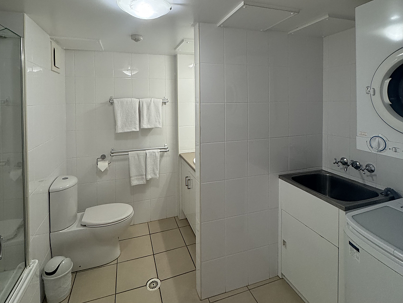Actual Photos of a 2 bedroom 2 bathroom Oceanview Surfers Residences 531-Eden-Resorts-Pty-Ltd-accomodation-213