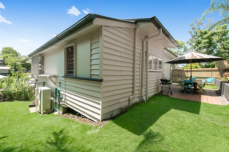 Actual Photos of a Apartment 1 Tallywood 393-RYLANCE-HOLIDAY-HOMES-accomodation-Auchenflower