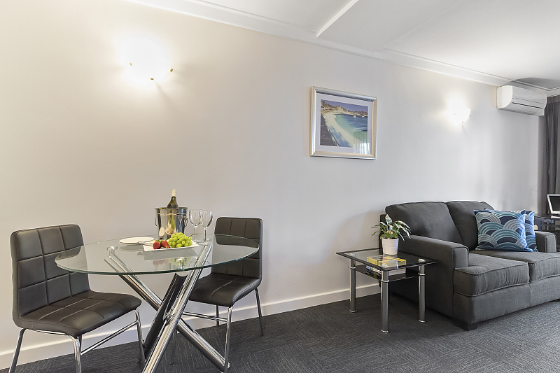 Actual Photos of a Courtyard Suites  The Peninsula 374-The-Peninsula--accomodation-41