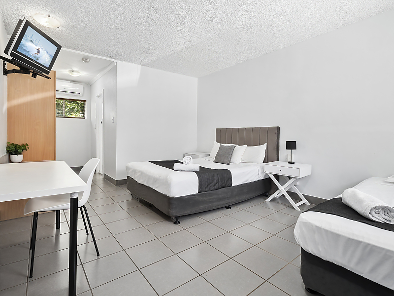 Actual Photos of a Twin Pet Friendly  The Robert Towns 480-The-Trustee-for-Robert-Towns-Unit-Trust-accomodation-278