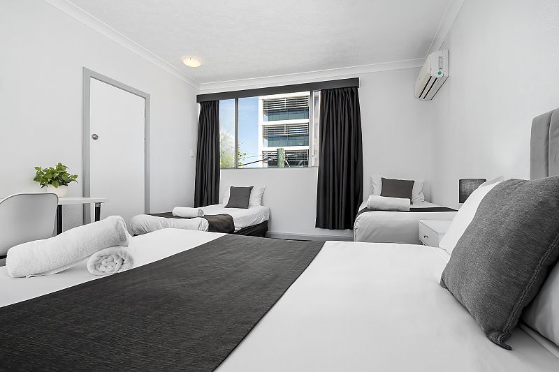 Actual Photos of a Family Room The Robert Towns 480-The-Trustee-for-Robert-Towns-Unit-Trust-accomodation-278