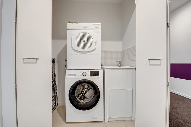 Actual Photos of a 3 Bedroom Waterview The Sebel Residences Melbourne Docklands 211-Metro-Real-Estate-Services-Pty-Ltd-accomodation-8