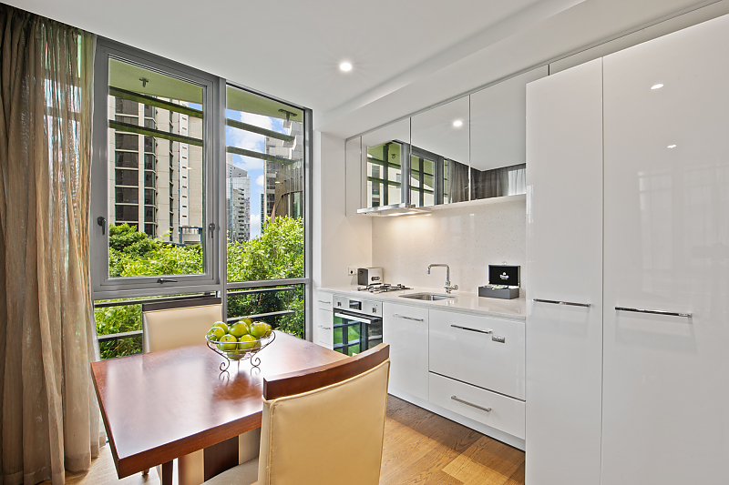 Actual Photos of a 1 Bedroom  Apartment The Sebel Residences Melbourne Docklands 211-Metro-Real-Estate-Services-Pty-Ltd-accomodation-8