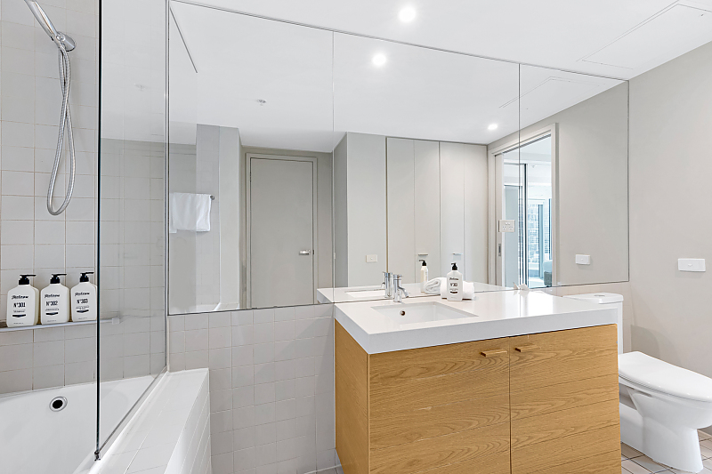 Actual Photos of a 1 Bedroom Waterview The Sebel Residences Melbourne Docklands 211-Metro-Real-Estate-Services-Pty-Ltd-accomodation-8