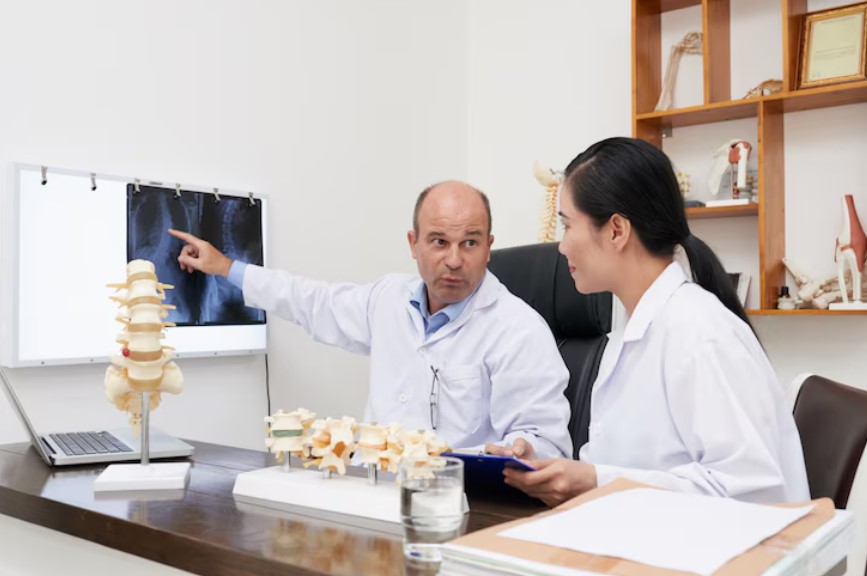 Volunteers Needed for Breakthrough Osteoporosis Exercise Study The team at Griffith University is calling on Australians aged 45 and over — especially those at risk of fractures — to join a unique new research project. Known as the STOP FRACTURE! study, it is evaluating the real-world rollout of an exercise programme called ONERO, aiming to boost bone strength and significantly cut down on low-trauma breaks.
Led by Belinda Beck of the School of Health Sciences and Social Work, the project is grounded in the fact that not all exercise is created equal when it comes to osteoporosis. Traditional care has focused almost exclusively on medications, but the ONERO programme uses supervised weight-lifting under specialist guidance — a major shift from the belief that people with bone weakness should avoid resistance training.
Professor Beck highlights how silent osteoporosis can be: many people only realise they have low bone mass after a seemingly minor incident causes a fracture. The study aims not only to lower fracture risk via effective exercise, but also to ramp up referral rates from GPs to this kind of therapy.
The research draws on almost a decade of translational work at the Bone Clinic (launched in 2015) where ONERO has been implemented into routine clinical care, with participants of all ages — including men, post-menopausal women, and even individuals over 90 — showing positive results.
“Once you have your first fracture, you’re four times more likely to have another,” Professor Beck notes. The STOP FRACTURE! Trial aims to change that trajectory by making strong, supervised resistance training accessible and practical for people identified as at-risk.
For participants who may need to travel for clinic visits or follow-up appointments, accommodation near hospitals and research centres in Melbourne — such as those offered by serviced apartment providers like Corporate Keys — can make participation easier. These long-stay accommodations provide comfort, privacy, and kitchen facilities, ideal for individuals recovering from injury or attending ongoing medical consultations.
If you’re interested in taking part in this Australian study — whether you’re just concerned about bone health or already have a history of fragility fractures — you can find more information through the study survey link, email stopfracture@griffith.edu.au, or call (07) 5552-9659.