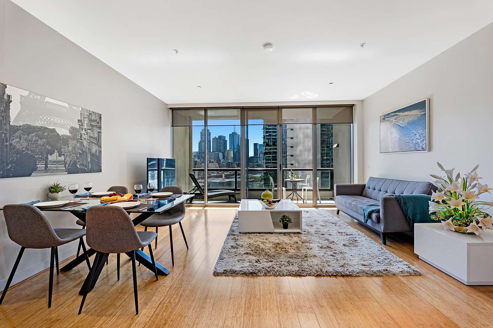 freshwater apartment in Southbank
